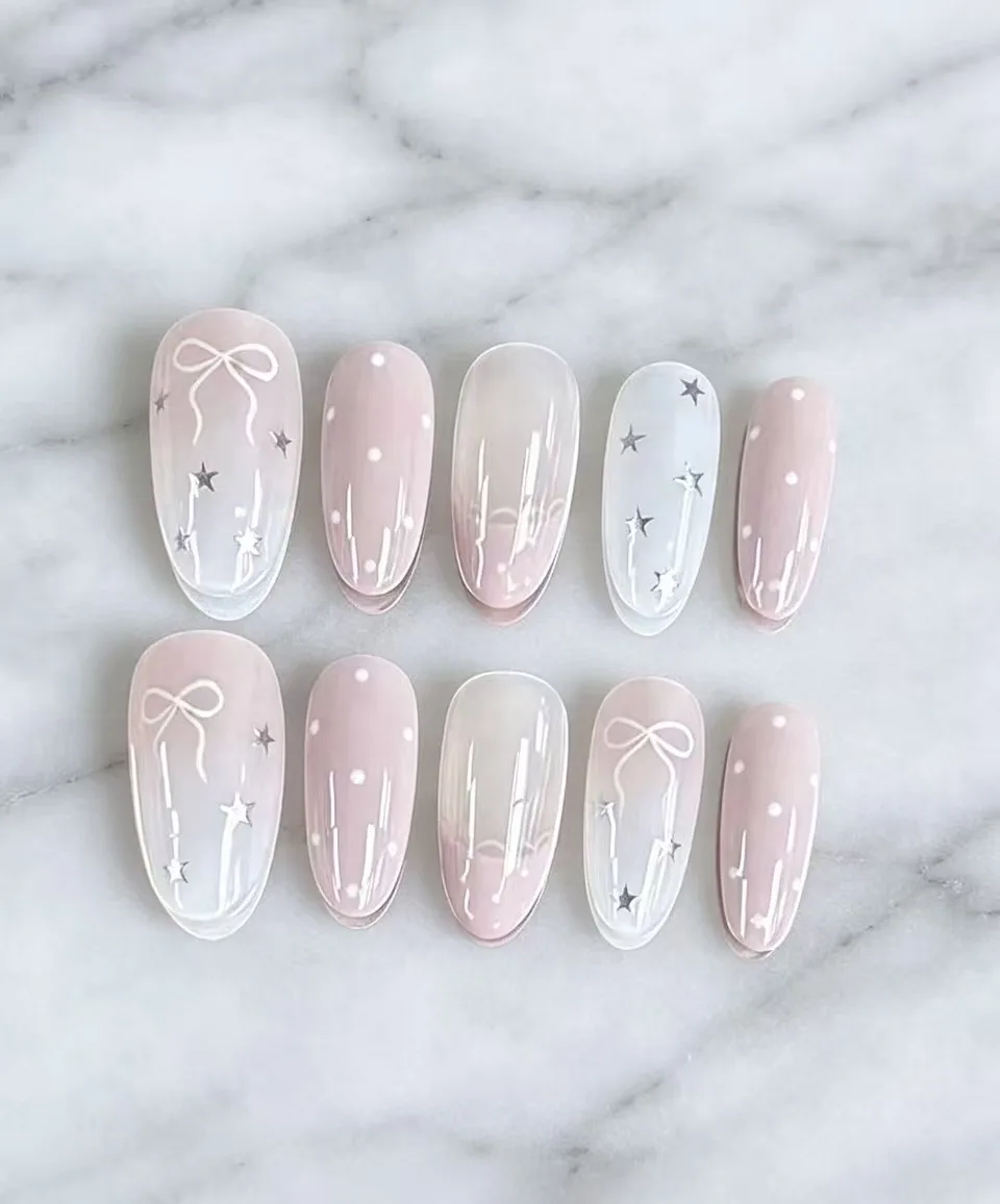 10 Pieces of Silver Star Polka Dot Medium-Long Oval Korean-Style Gentle Minimalist Handmade Nail Art, Suitable for Workplace Commute, Daily Campus Wear, Korean-Style Outfits, Afternoon Tea Dates, Floral Dress Outings, and Young Girl Photo Shoots.
