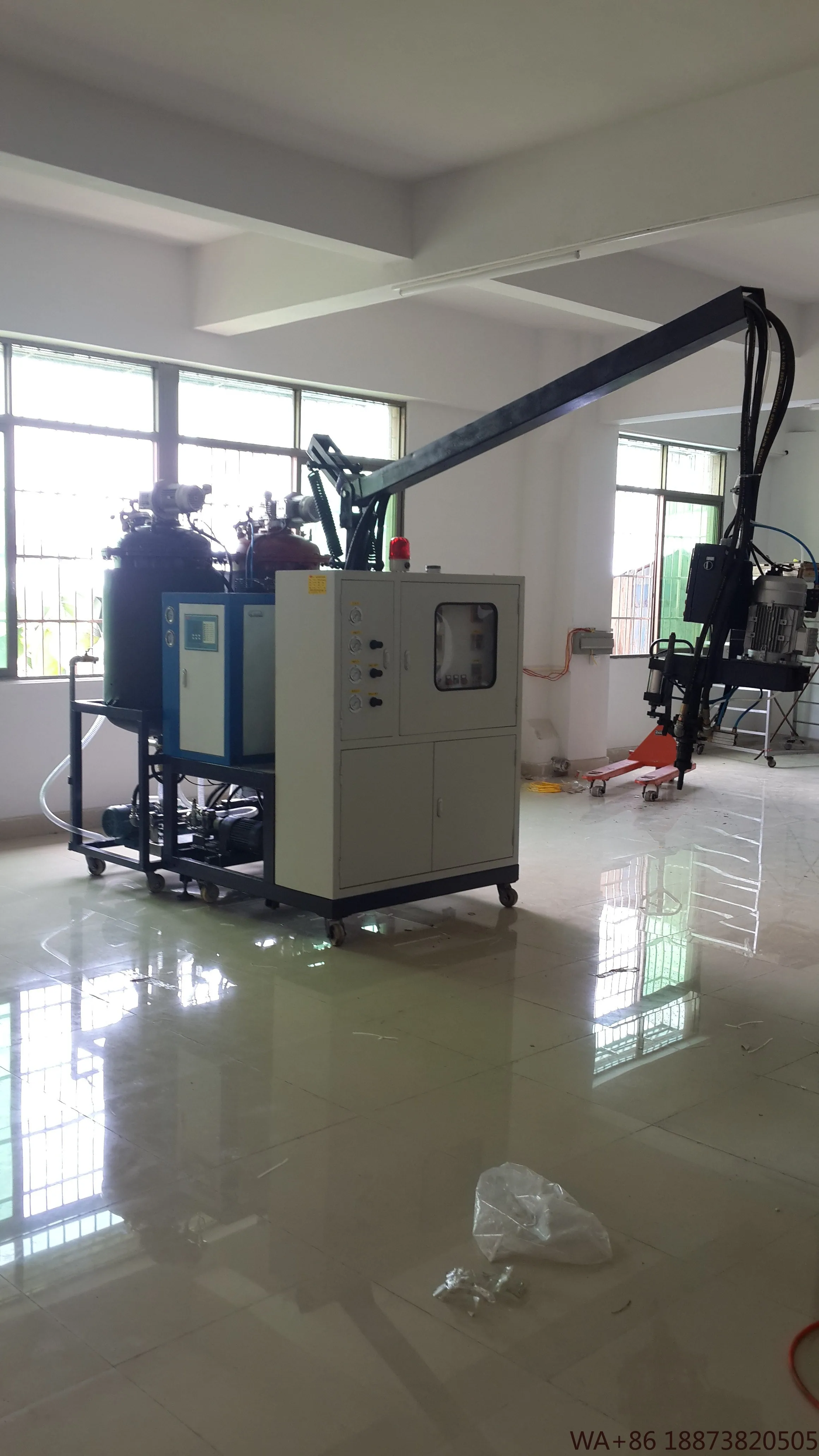 آلة صب المطاطي المصنوعة من مادة البولي يوريثين المعتمدة من المصنع الجديد مع تصنيع المكونات الأساسية لمضخة الرغوة الناعمة #4