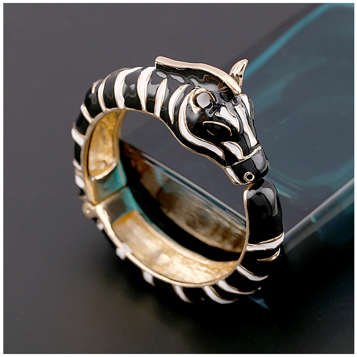 Unique Design Luxury Zebra Bangles Ename Colorful Chunky Cuff Bracelet for Women Party Accessory Fashion Multi-Colors Bangle