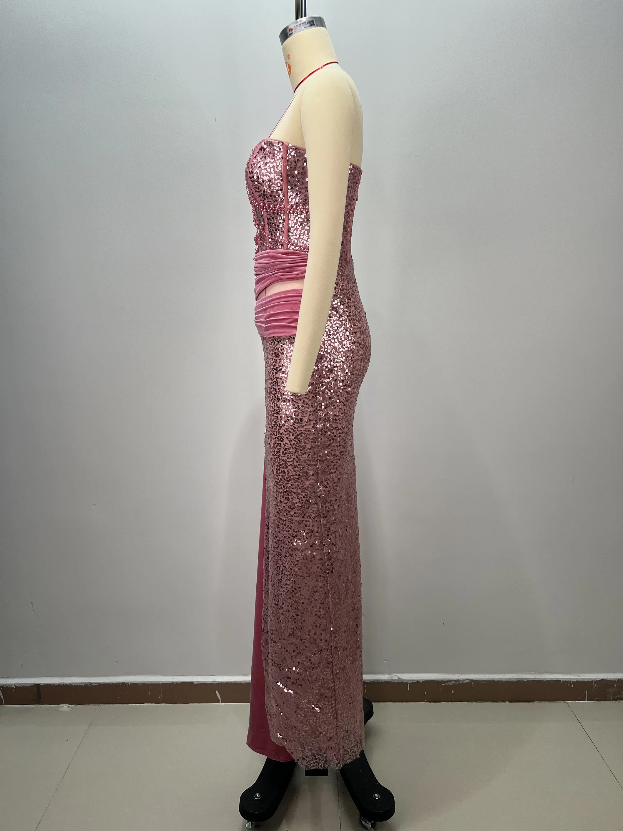 ผู้หญิงสีชมพูผ้าพันคอแขนกุดชุดราตรี SHEER Applique คริสตัลเลื่อมลูกปัดสําหรับชุดราตรีอย่างเป็นทางการ Gala Dress ​