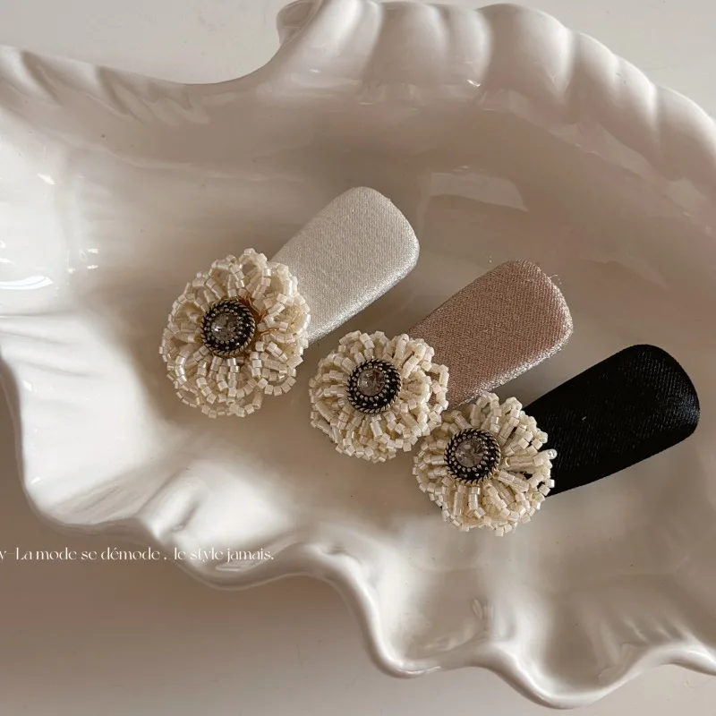 Inci boncuklu çiçek zarif ördek gagası klip kadın yan patlama kırık saç tokası high-end yeni headdress klip saç aksesuarları