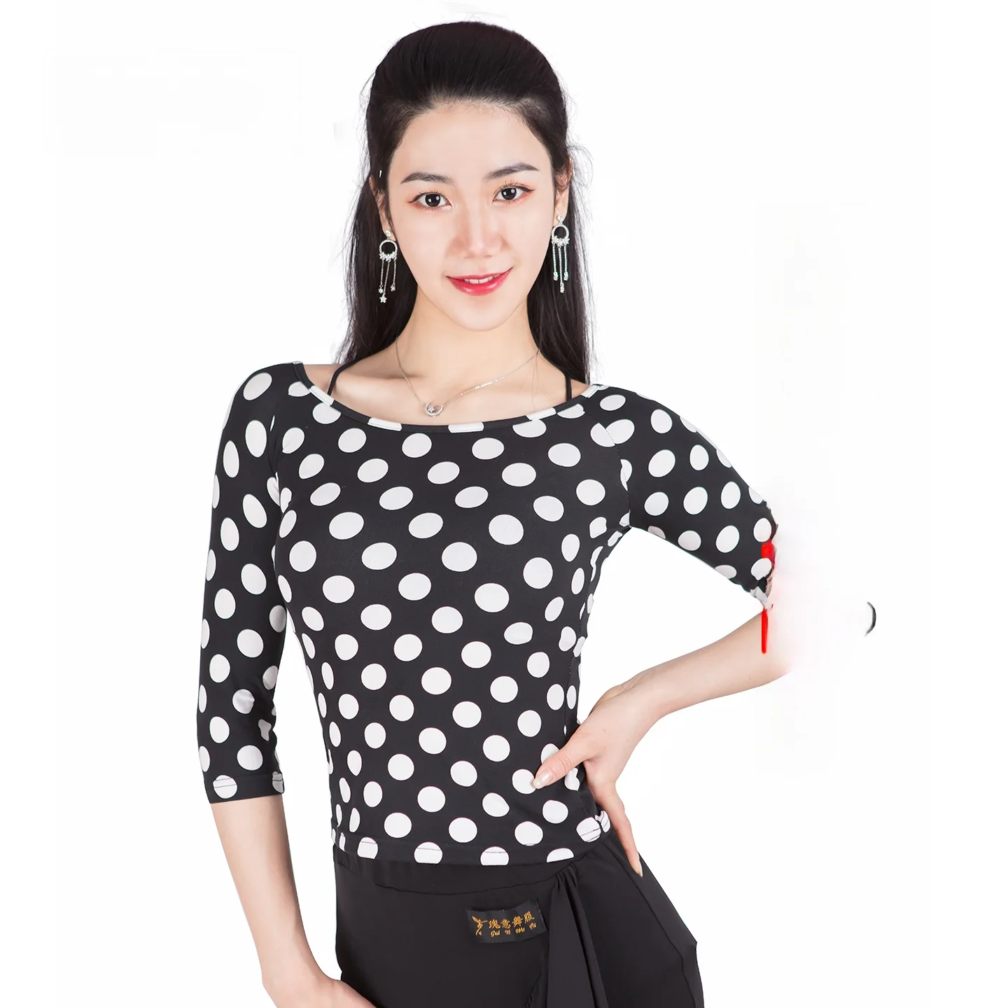 

Женский тренировочный костюм для латиноамериканских танцев, топ с круглым вырезом и белыми точками, дышащий, высокоэластичный, универсальный для тренировок в любое время года.