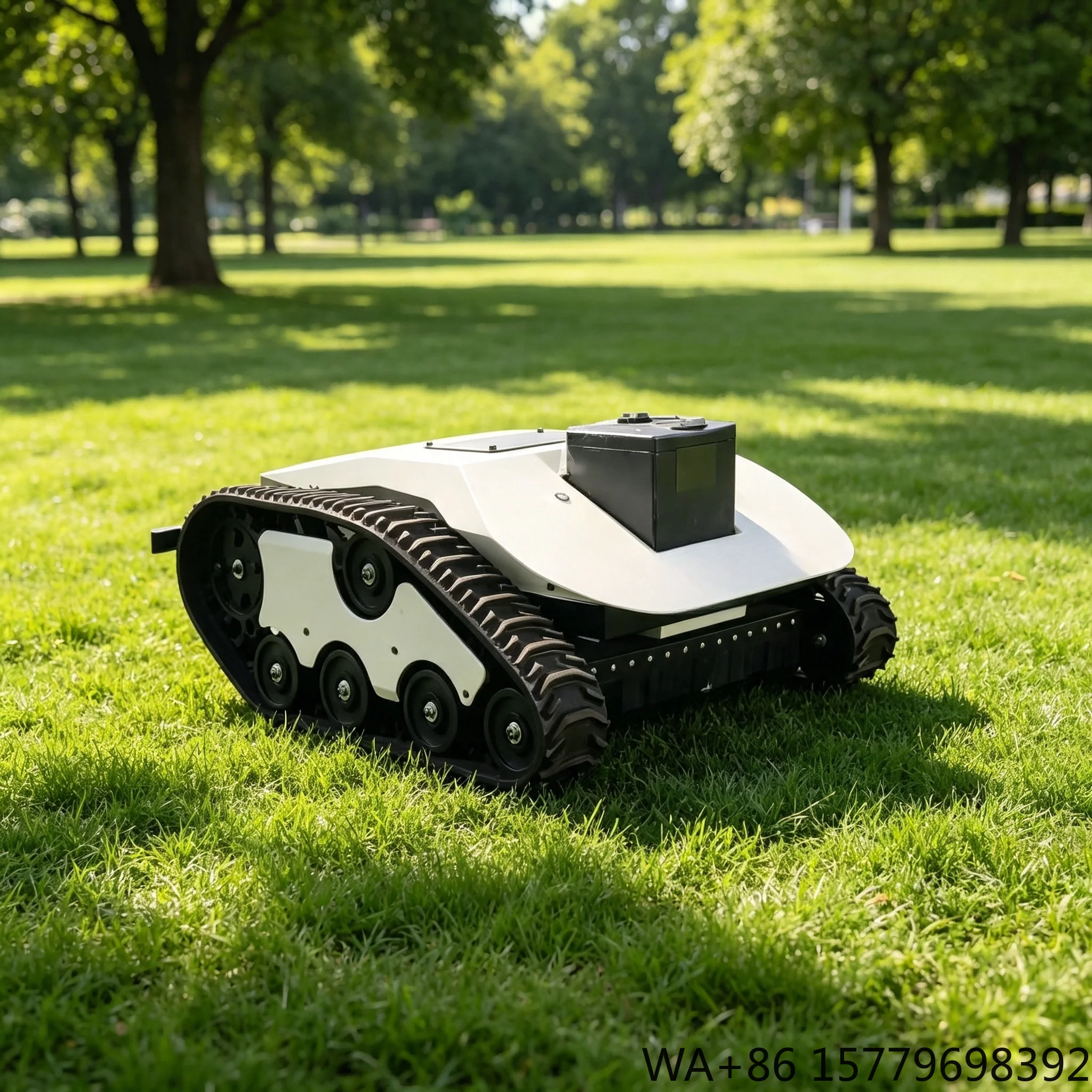 Crawler Lawn Mower 550mm Rechargeable Battery Remote Control Tracked Grass Cutter CE for Garden Steep Terrain