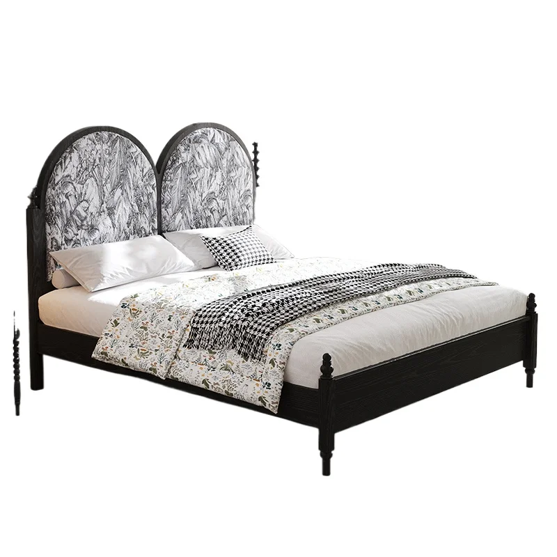 

French retro solid wood bed high-end light luxury printed fabric soft bag Roman column medieval master bedroom wedding bed