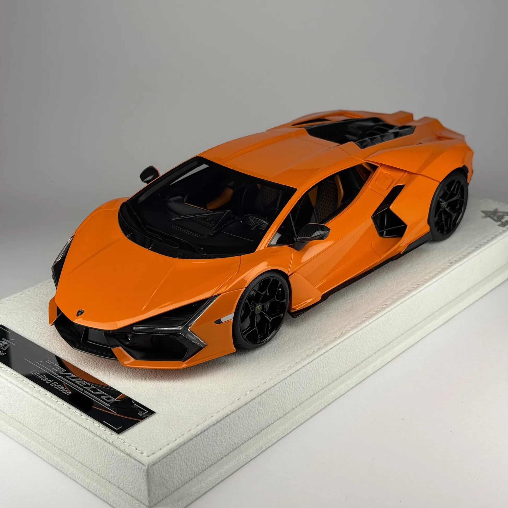 BBA 1:18 Scale Lamborghini Super Sport Resin Car Model
