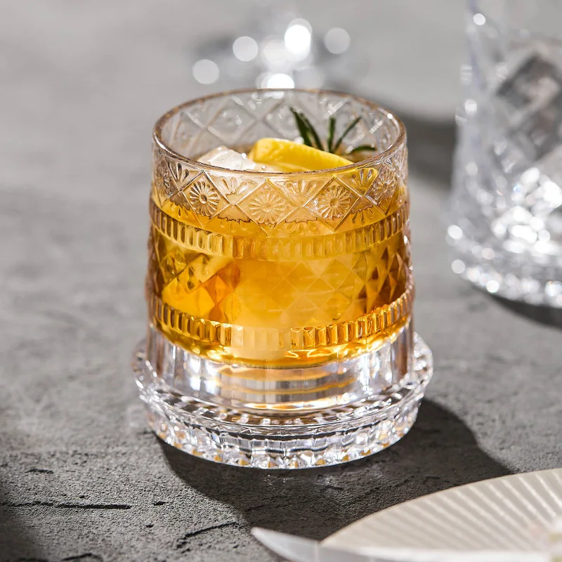 

Glass whiskey glass high-end foreign wine glass beer glass, party drink, heat-resistant spinning, women's decompression drinking