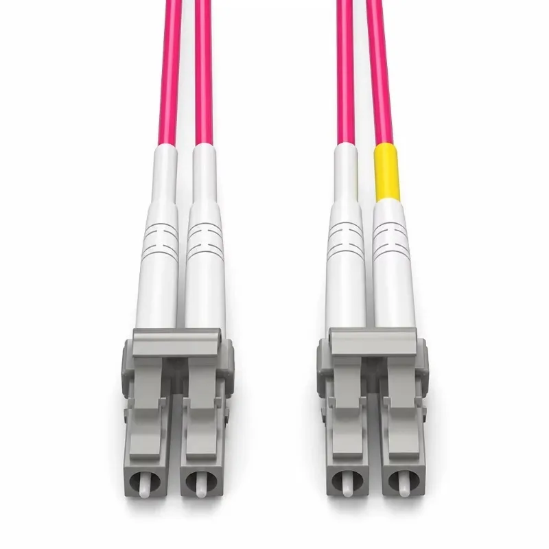 Cordon de raccordement en fibre multimode OM4 duplex LC-LC LSZH violet 2,0 mm 50/125 µm, câble optique à faible perte pour le câblage des centres de données