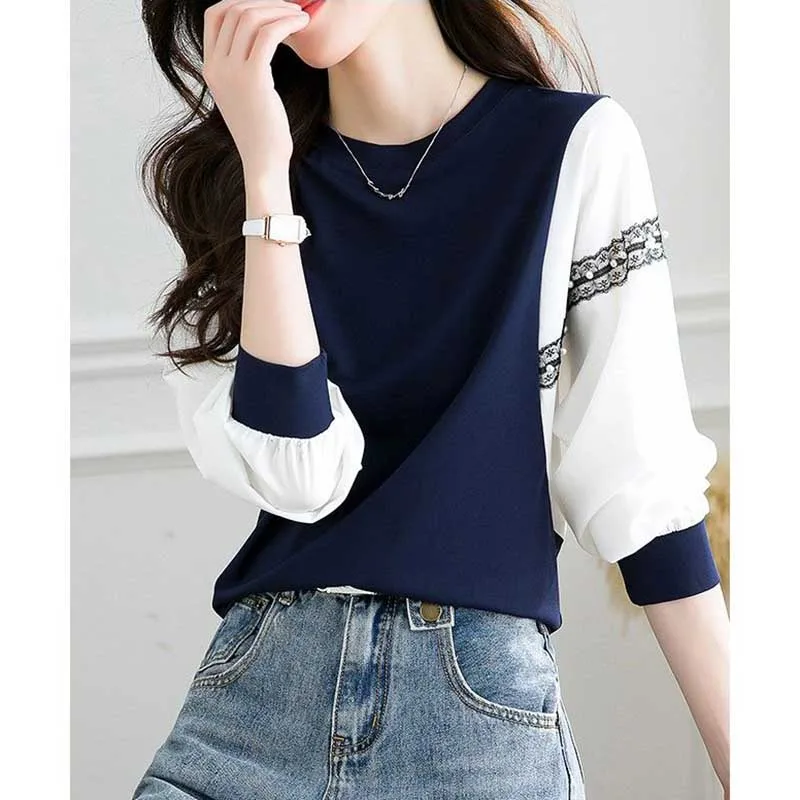 Fashion O-Neck Lace Beading Fake Two Pieces Blouses Women Clothing 2024 Spring New Loose All-match Pullovers Tops Casual Shirts