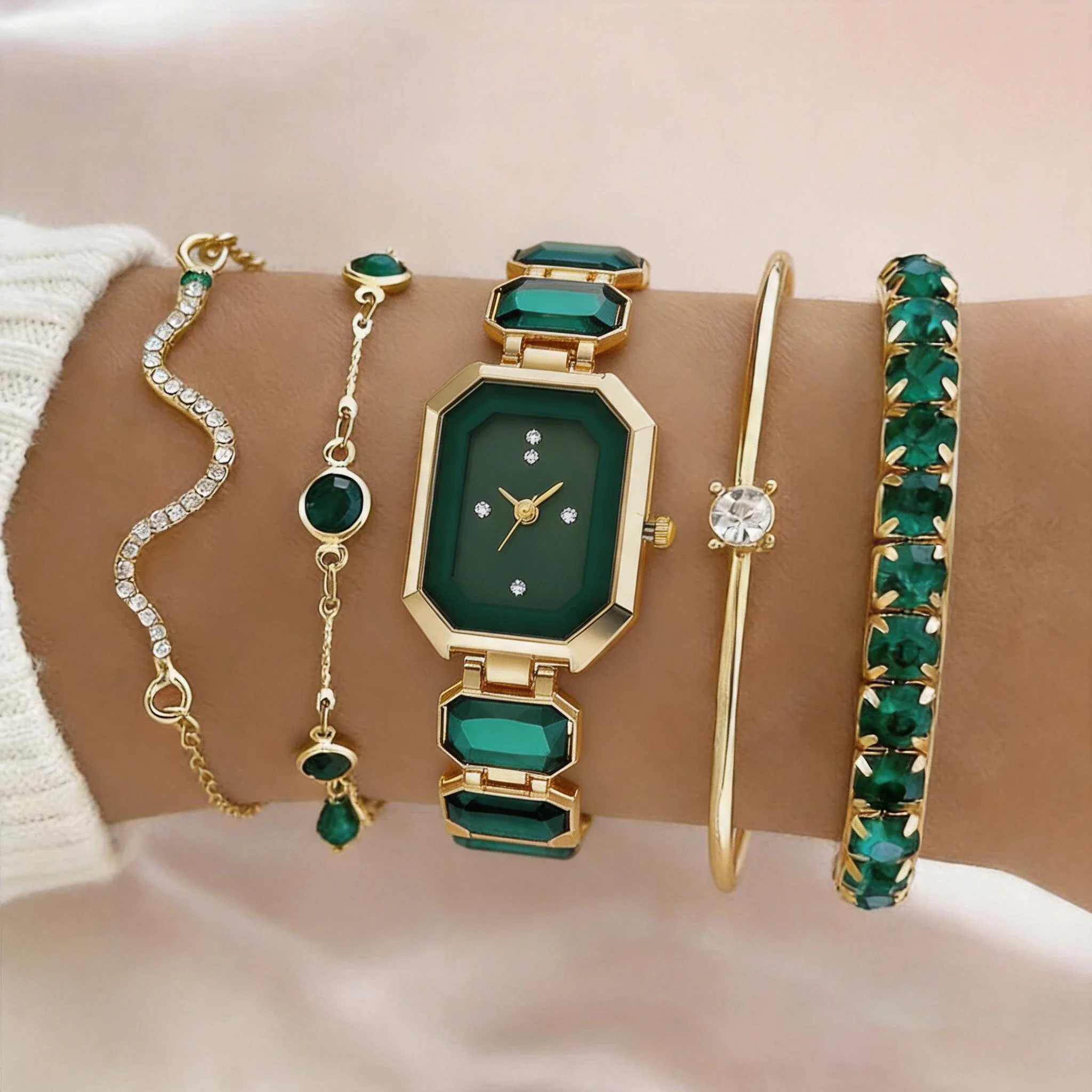 Ladies' Decorative Watch, Suitable For Gifting To Girls At Thanksgiving, Christmas, Halloween Parties. (Box Not Included)