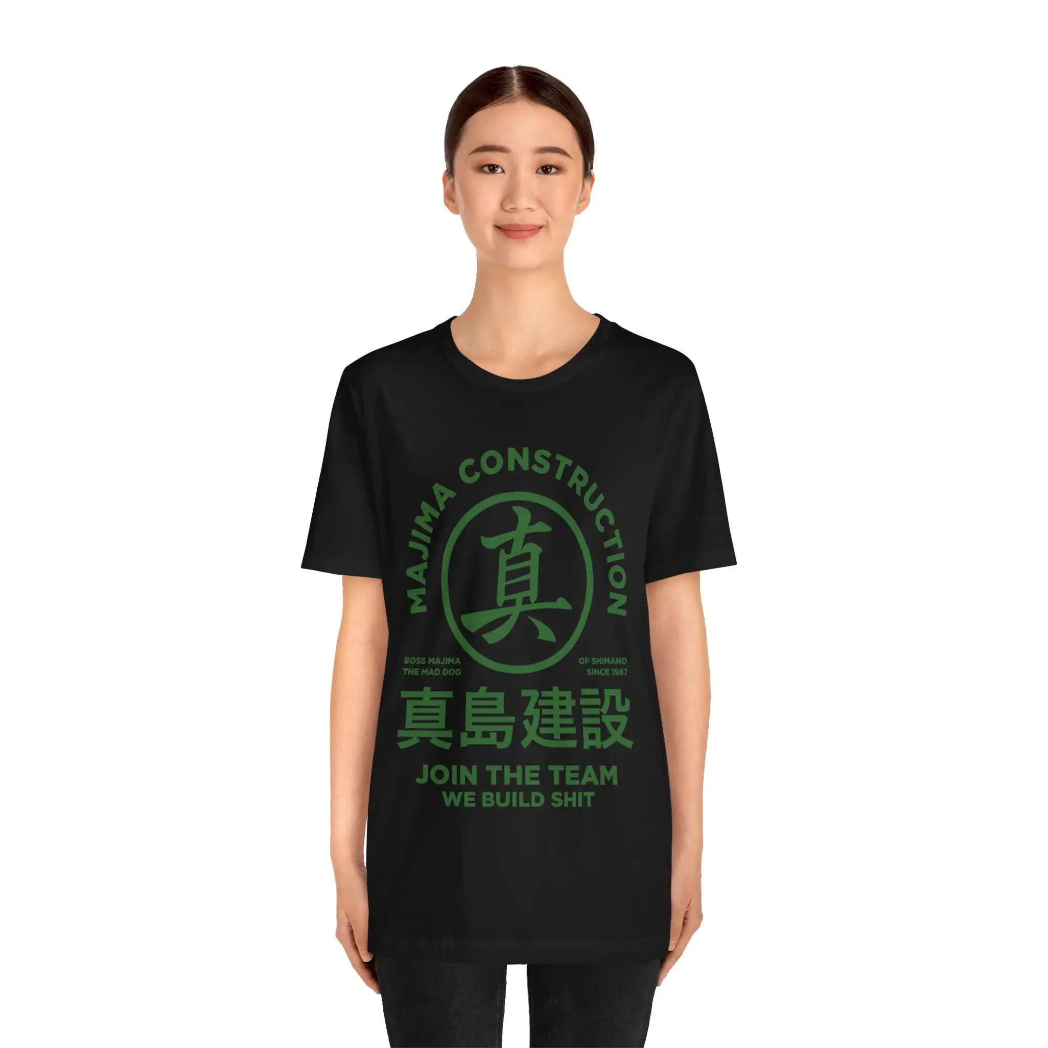 Majima Construction, Yakuza T-Shirt, Majima Construction Unisex-T-Shirt mit kurzen Ärmeln, Noona Record. – Detail 8