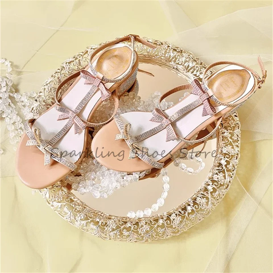 

Роскошные женские сандалии со стразами и узким ремешком, туфли-лодочки с узлом-бабочкой и открытым носком на массивном каблуке с пряжкой и ремешком, женские вечерние модельные туфли