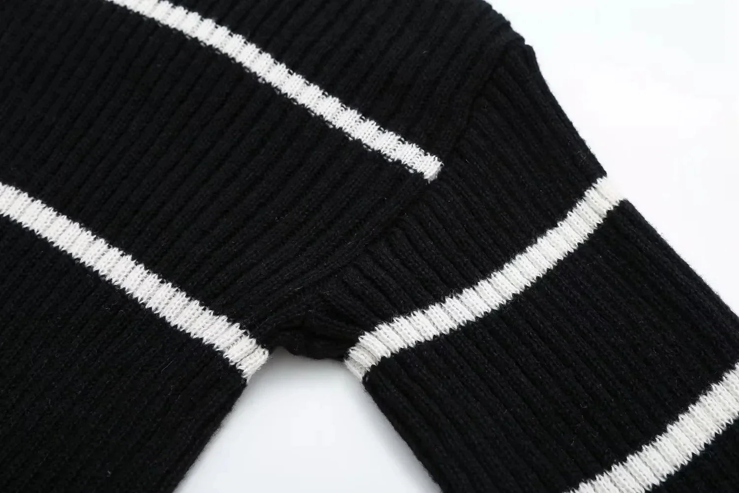 TRAF 2024 Turtleneck Striped Sweater Women Pulovers Long Sleeve Knitted Sweater For Women Autumn Winter Jerseys Woman Jumper