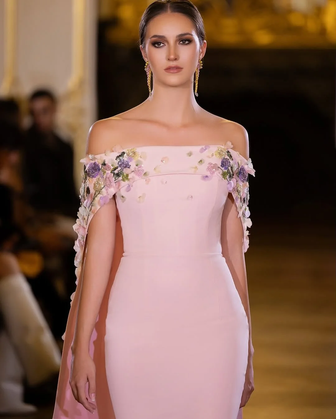 Dubajskie Skromne Eleganckie Romantyczne Sukienki na Zamówienie na Formalne Okazje Różowe Bez Ramiączek Sukienki na Bal Wieczorowe Suknie na Przyjęcia فستان مناسبا