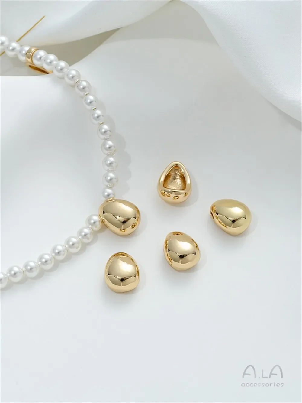 Clip ovalado chapado en oro de 14K, cadena de gotas de agua, colgante con agujero, hebilla colgante semicircular, accesorio de joyería hecho a mano DIY