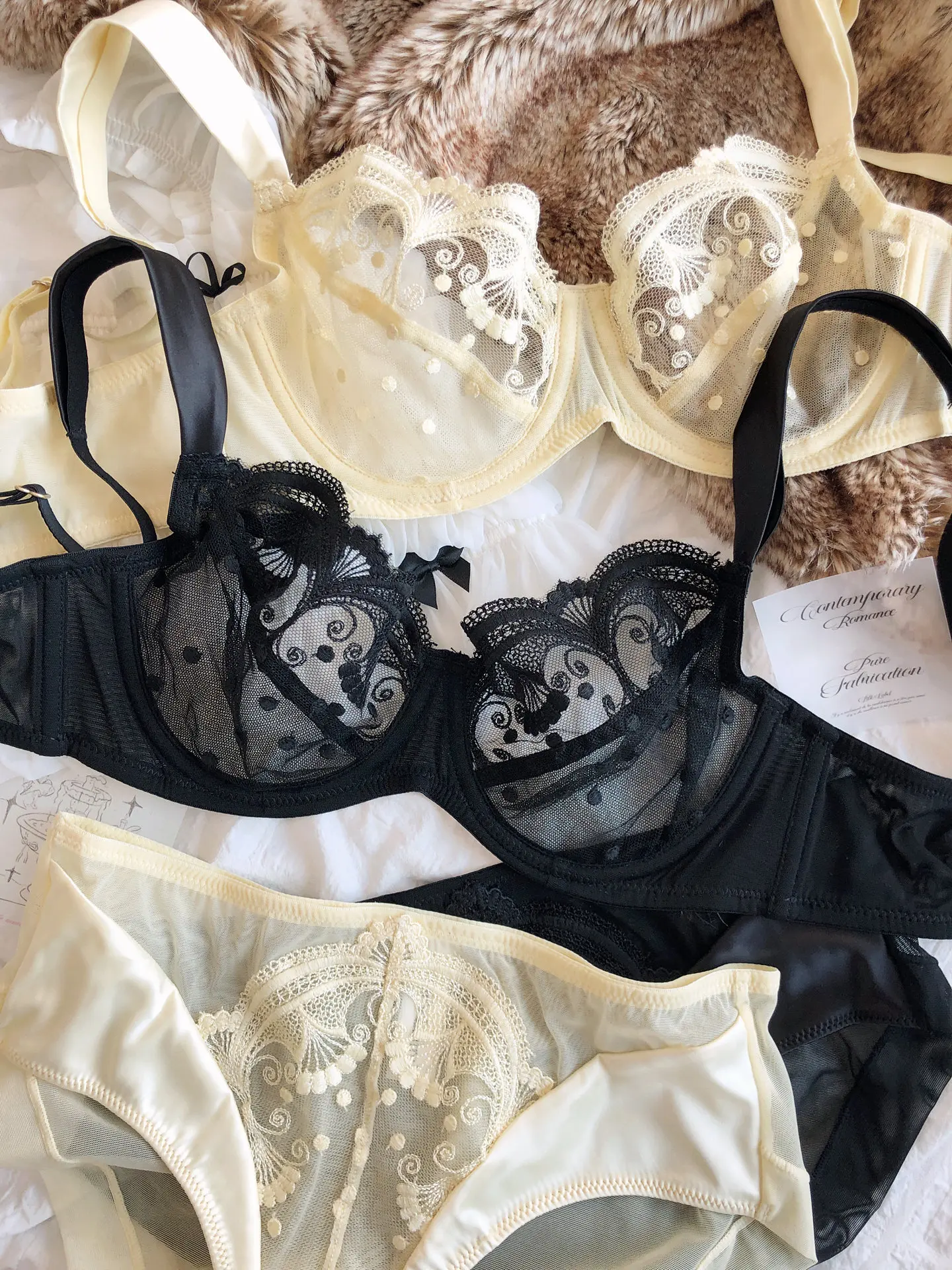 

Lace Cutout Sexy Underwear Soft Underwire Ultra-Thin Bra Maximizes Curves Push Up Women Bralette Large Size Ladies Lingerie Set