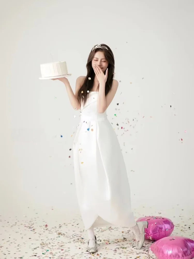 

Princess Style Photography Costume Art Photo Shoot Studio Beauty Full Body Fashionable Korean Aesthetic Girl Portrait Photogr...