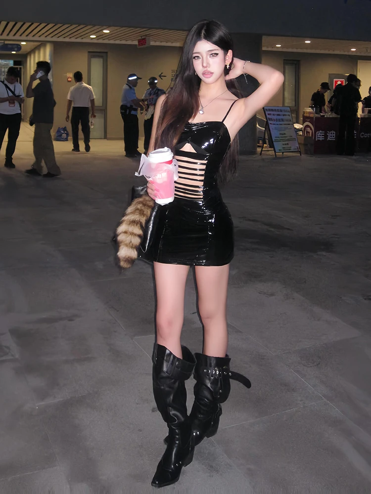 レッドダシック セクシー カットアウト ミニドレス レディース ブラック レザー バックレス スパゲッティストラップ スリムフィット ボディコン ドレス パンク レトロ ナイトクラブウェア