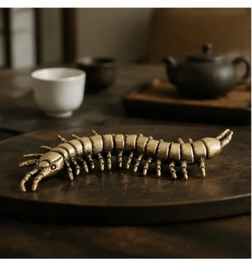 Chinese Style Brass Caterpillar Solid Miniature Sculpture Feng Shui Tea Pet Desk Home Decoration Asian Folk Figurines