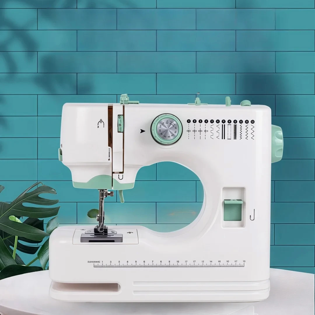 Machine à coudre électrique portable pour débutants, 12 points de couture intégrés avec lumière LED, pédale et kit de couture à double fil, prise EU 100-240V, tension universelle