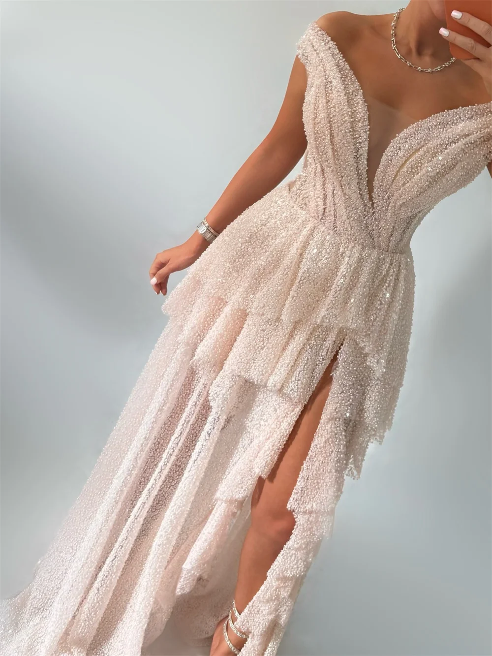 Tokyo Customized Pink Off Shoulder Wedding Dress Sleeveless Side High Split Bridal Gown Elegant Cascading Ruffle Wedding Gown