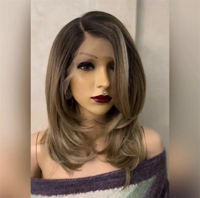 

Предварительно выщипанная реалистичная линия волос Ombre Блондинка Коричневый HD Прозрачный парик фронта шнурка Синтетический парик Свободная часть Черные корни с волосами ребенка