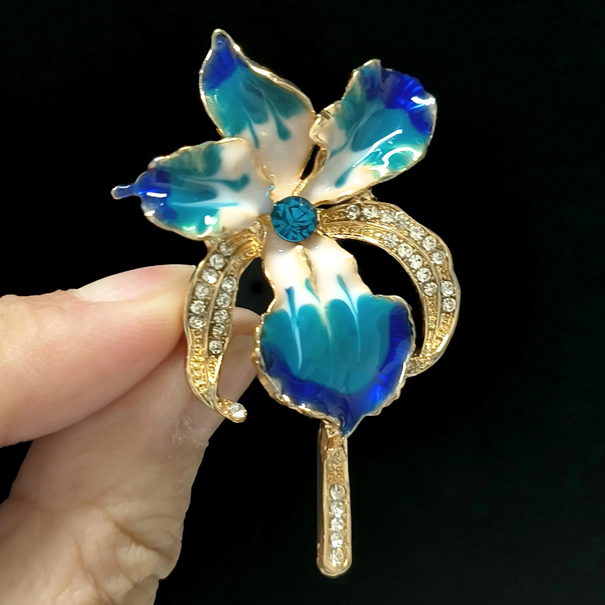 Beaut&Berry Trendy Rhinestone Phalaenopsis Orchid Brooches for Women Unisex Plant Flowers Pins Party Accessories Decoration