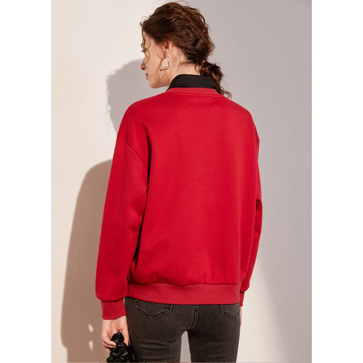 LOUIS YAO 2025 Winter Thick Velvet and Contrasting Color Design Micro Elastic Round Neck Letter Printed Women's Hoodie