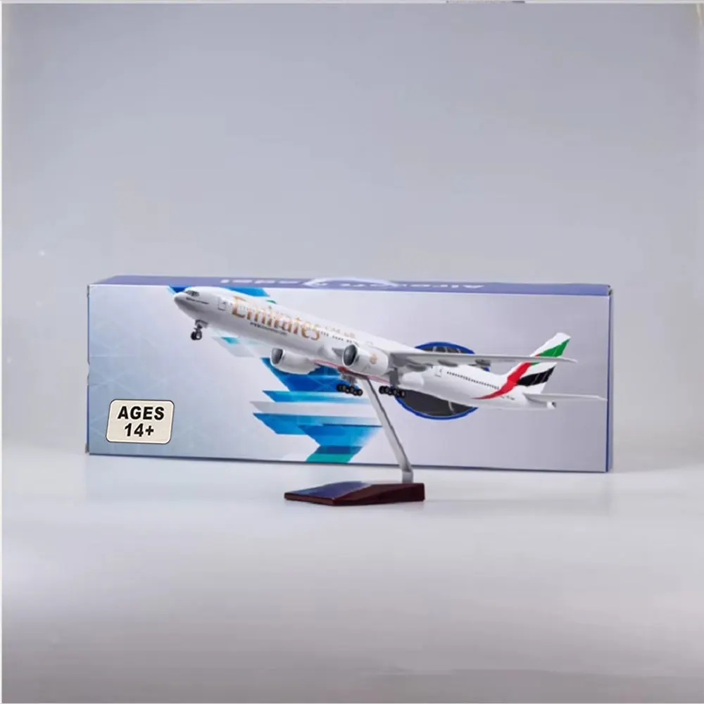 

Scale 47CM UAE Airlines Model 1/157 B777 Airplane Model Working Lights Plane Model Metal Model Plane Collection Display