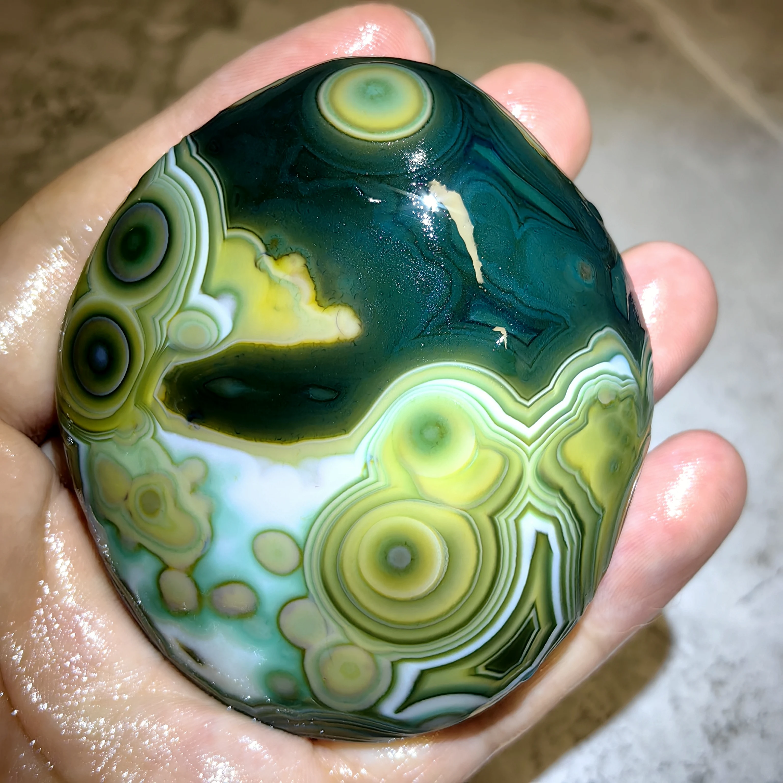 Pure Natural Divine Eye Agate with Rare Cartoon Leopard & Crow Pattern, Palm Stones for Stress Relief, Spiritual Meditation
