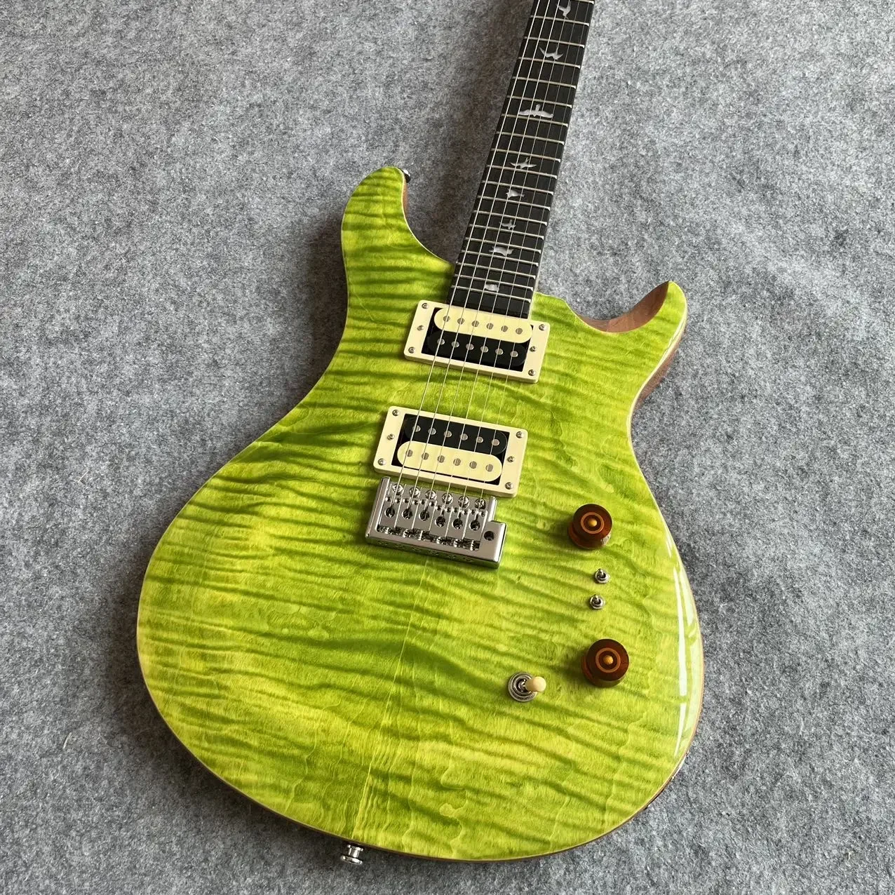 Guitarra eléctrica con 24 trastes, cuerpo de caoba, mástil de ébano, alta calidad, guitarra de 6 cuerdas AAAA