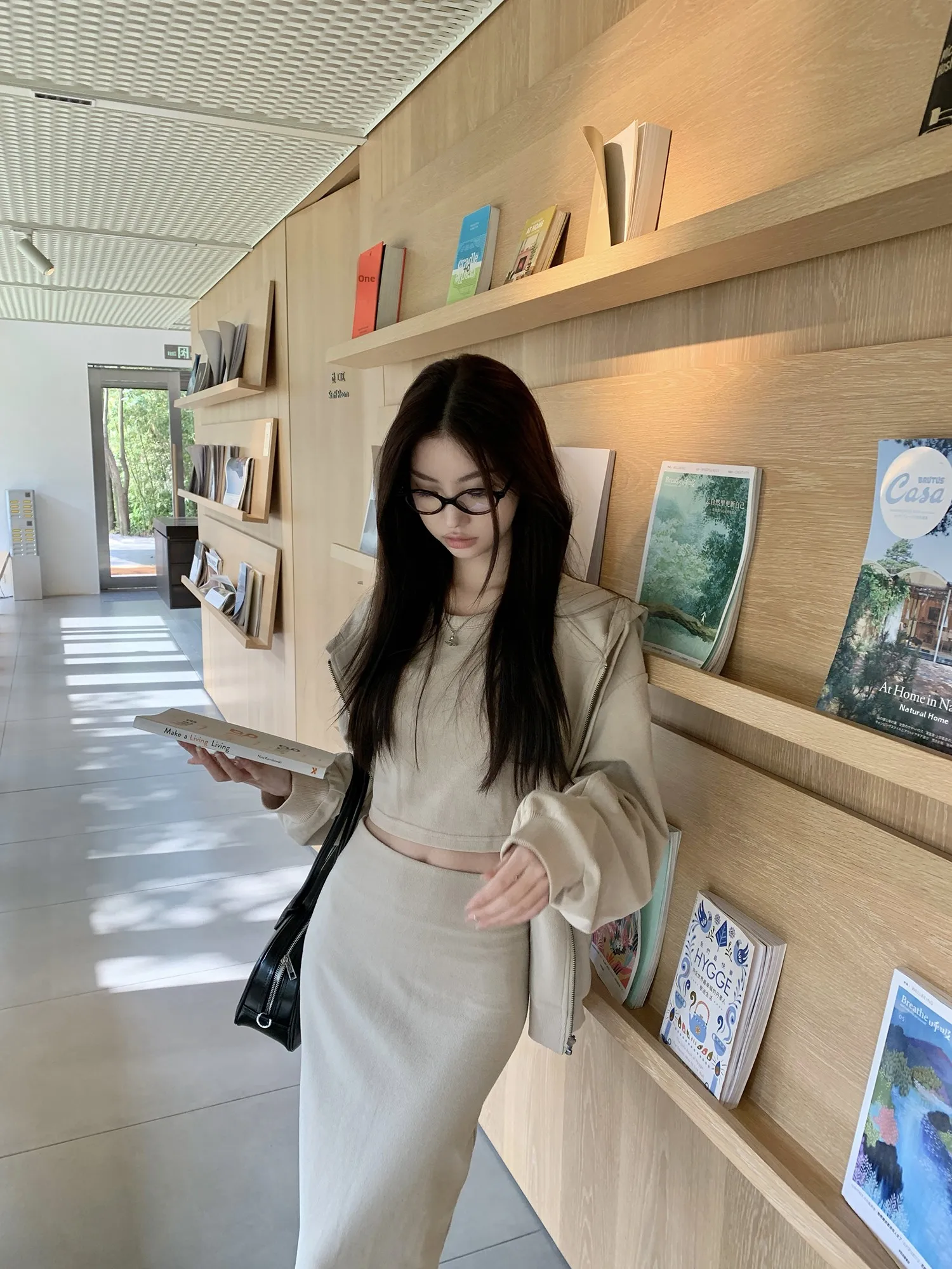 

Wuuus удобный свитшот с капюшоном, тюнер, женский комплект ранней весны 2024, новая юбка, комплект из футболки, модный ансамбль