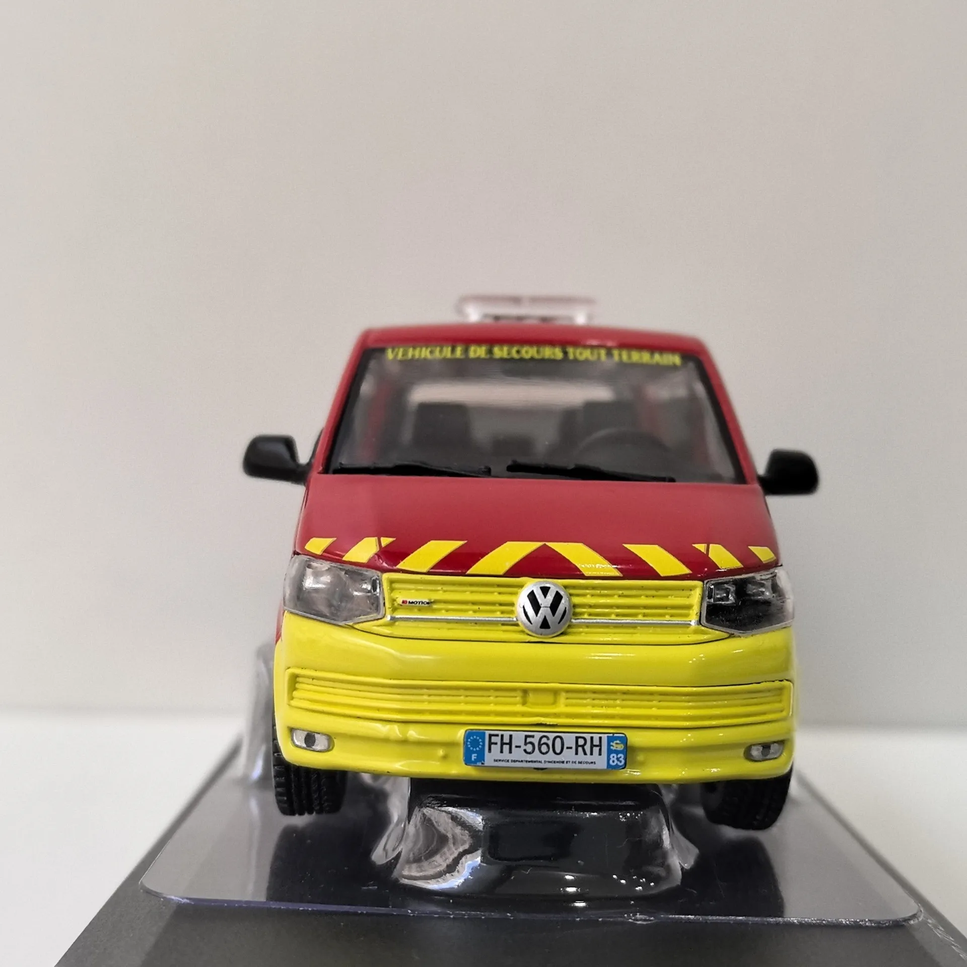 Diecast ODEON 1/43 Escala VW T6 SDIS 83 VW motor de incêndio Liga Modelo de carro Brinquedo colecionável Presente Lembrança Display Ornamento
