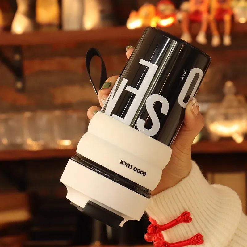 550 مللي زجاجة مياه رياضية بلاستيكية تريتان للفتيات سعة كبيرة أكواب قهوة مزدوجة للشرب محمولة للسيارة مضادة للسقوط كوب بقشة