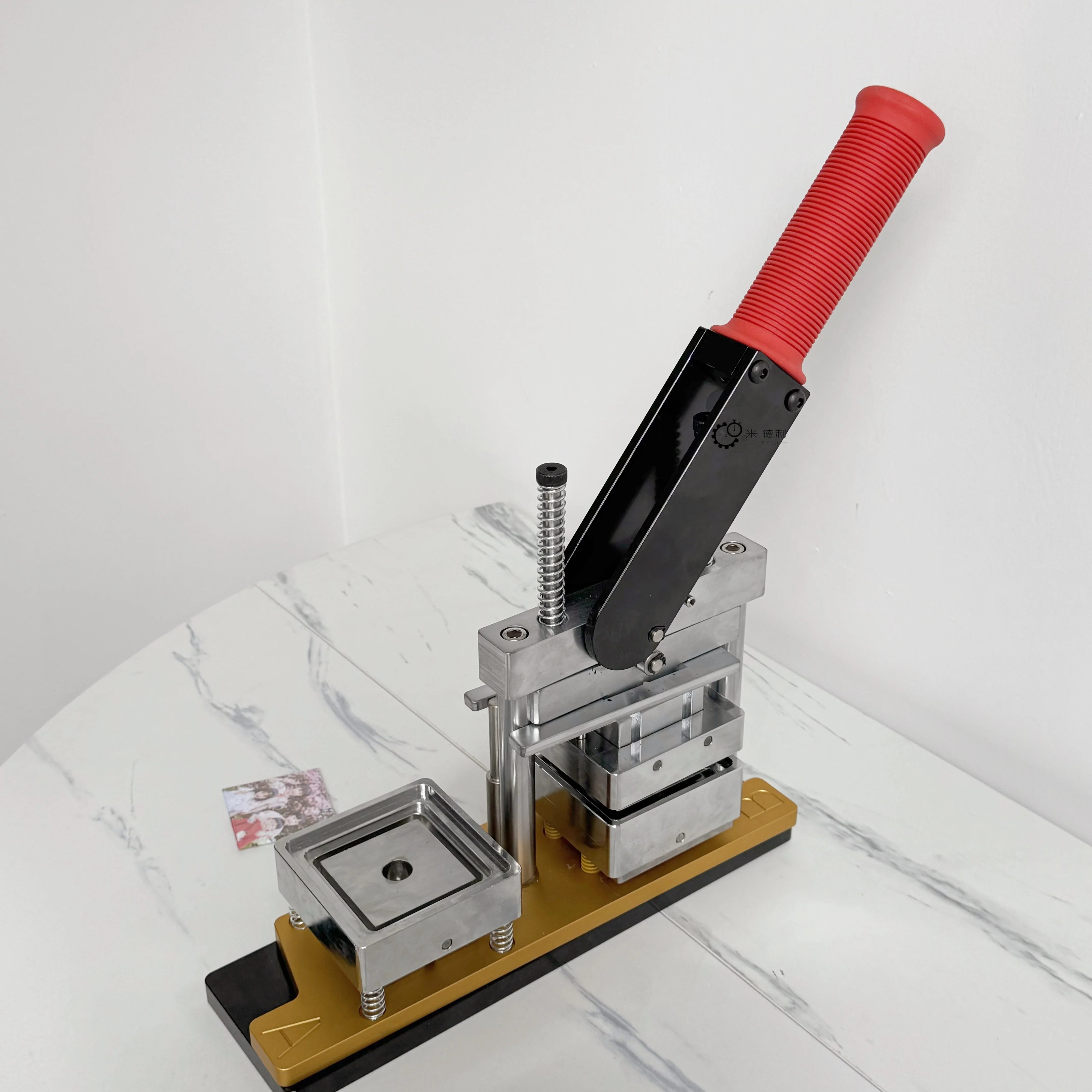 

A Whole Set High Quality Factory Price 80*80mm And 50*50mm New Metal Button Photo Magnet Making Machine