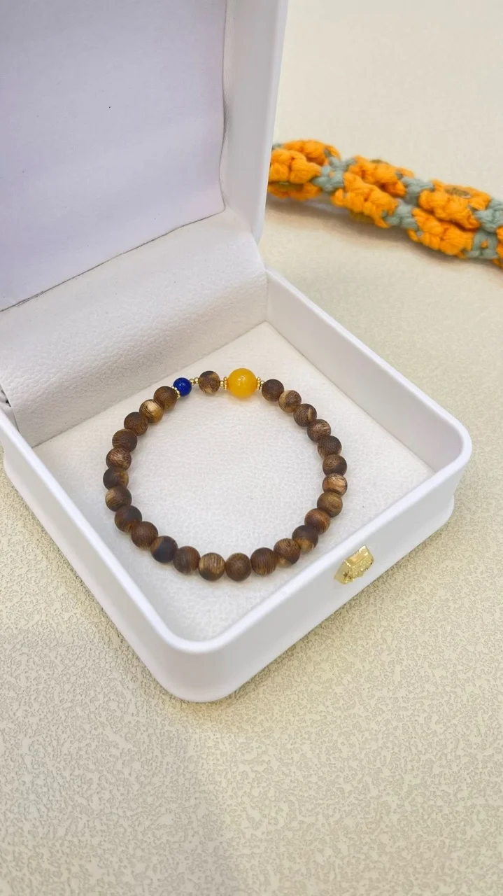 Certificated Natural Agarwood Round Bead Strand Bracelets With Glossy Amber Deep‑Blue Lapis Lazuli Bangle Retro Oriental Jewelry view 3