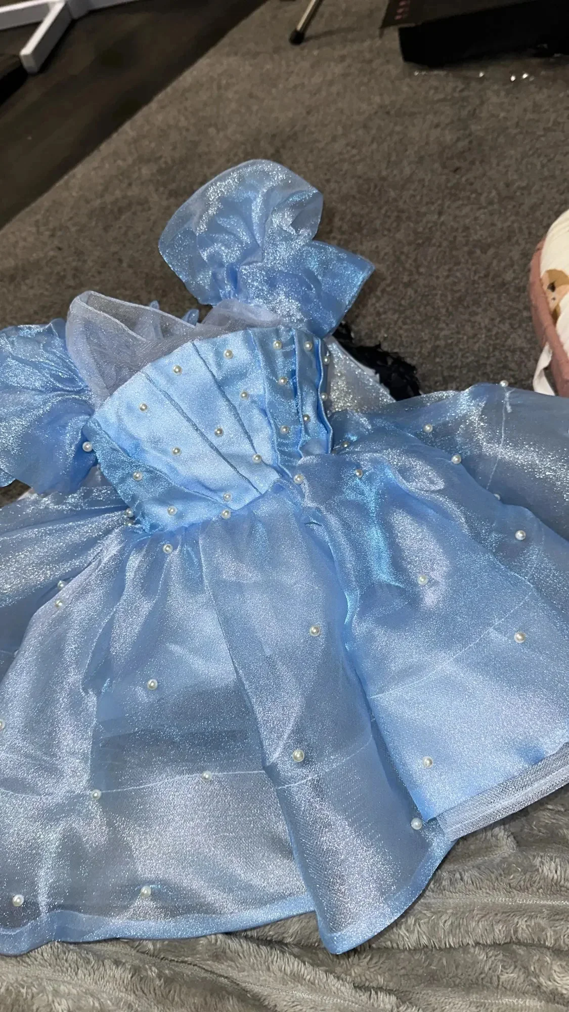 Prinzessinnen-Blumenmädchenkleider für die Hochzeit, transparenter Ausschnitt, Perlen, knielang, maßgeschneidertes Geburtstagskleid für Babys, Mädchen, Erstkommunion