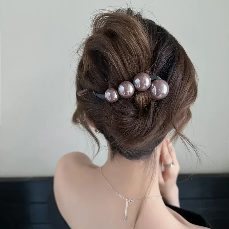 

The Essential Hair Accessory for Today’s Women - Perfect Pearl Hair Clip with Minimalist Design for Any Hairstyles