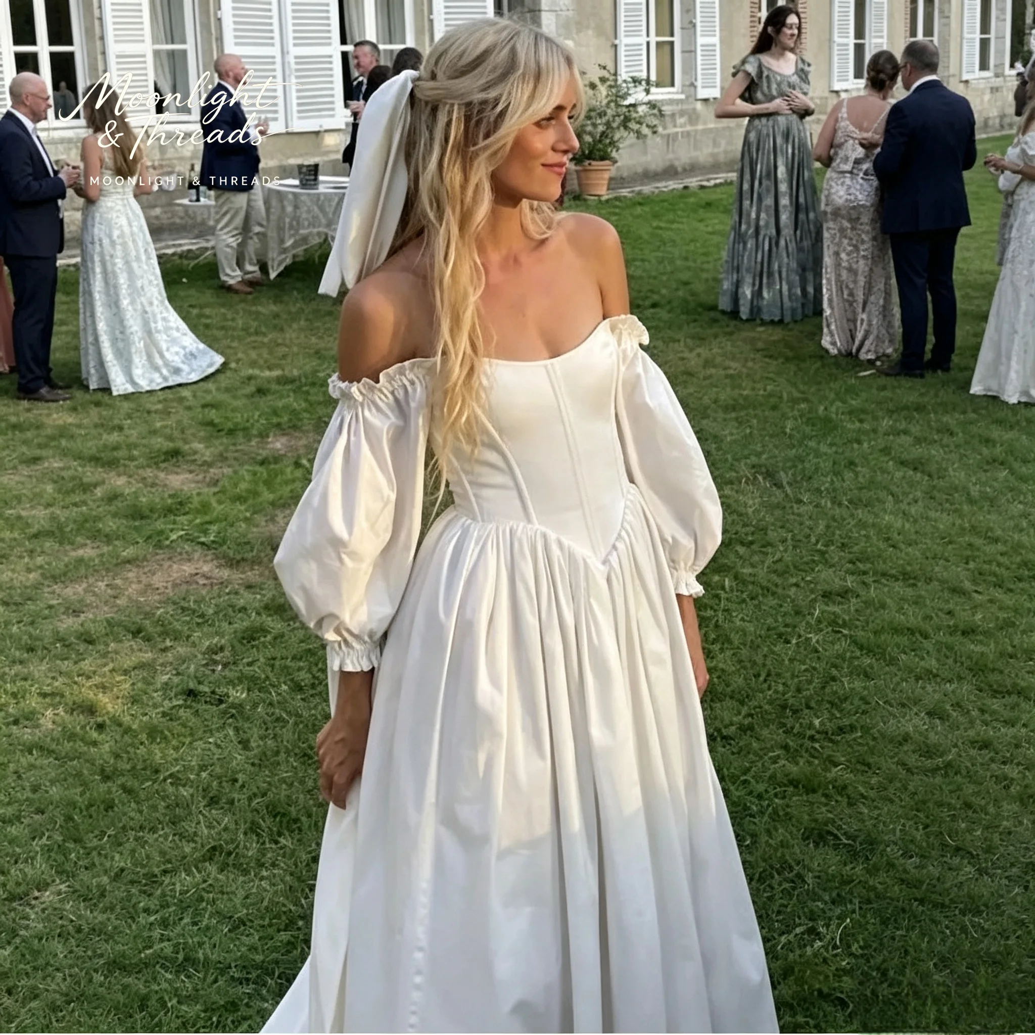 Customized lace-edge taffeta wedding elegant photo shooting A-line wedding dress with a cinched waist and floor-length skirt