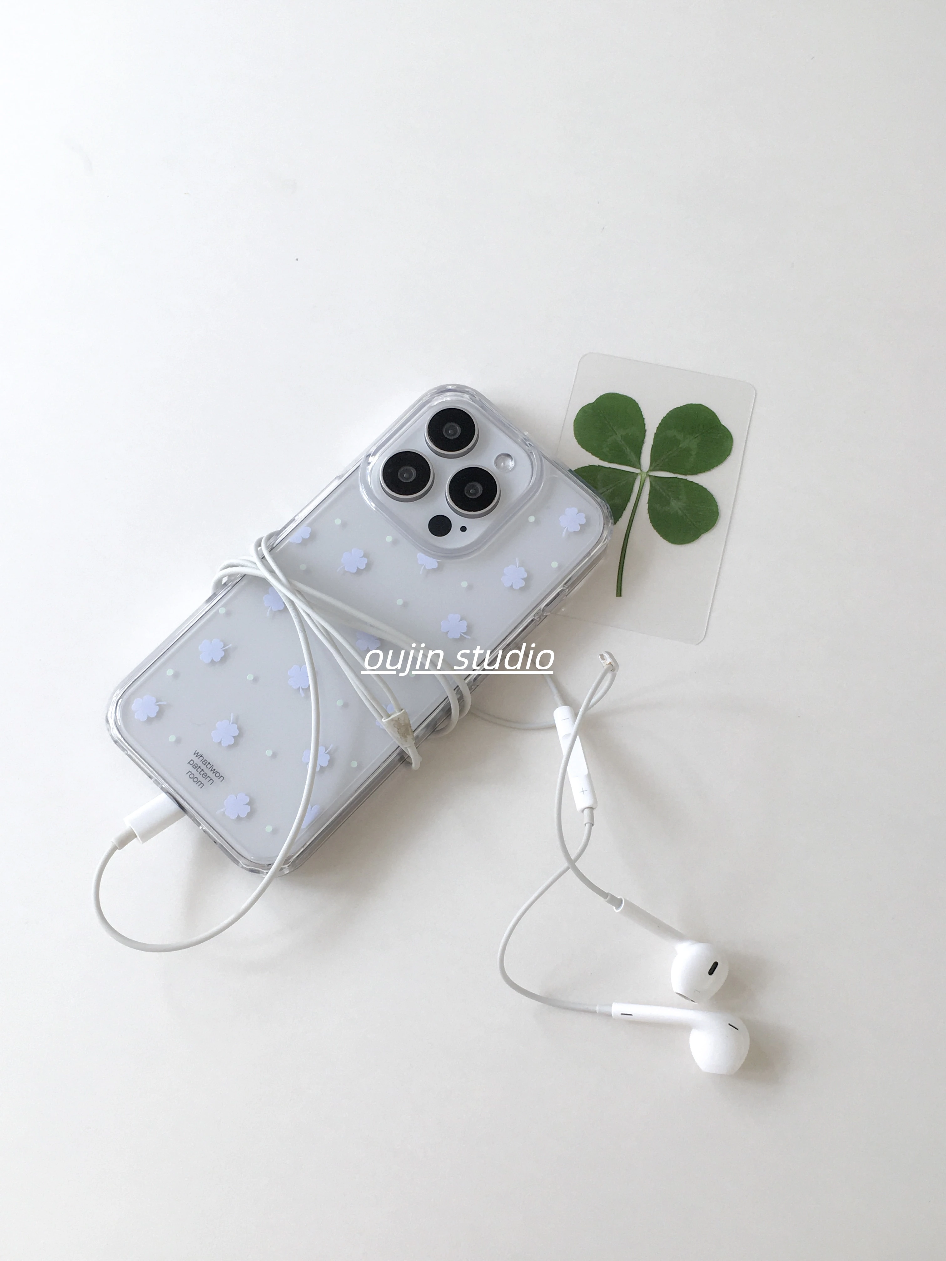 Korean ins niche design temperament small fresh lucky four-leaf clover Korean version of high penetration simple hard shell for