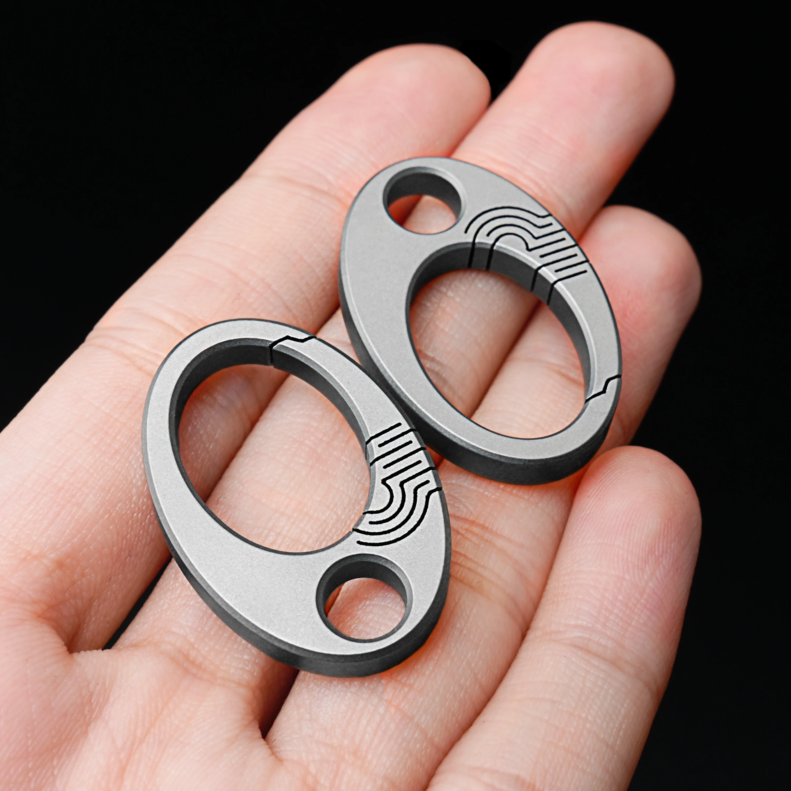 

Titanium Alloy Mini Keychain Material New Backpack Ring Buckle Pendant Personalized Minimalist Metal Neutral Key Chain