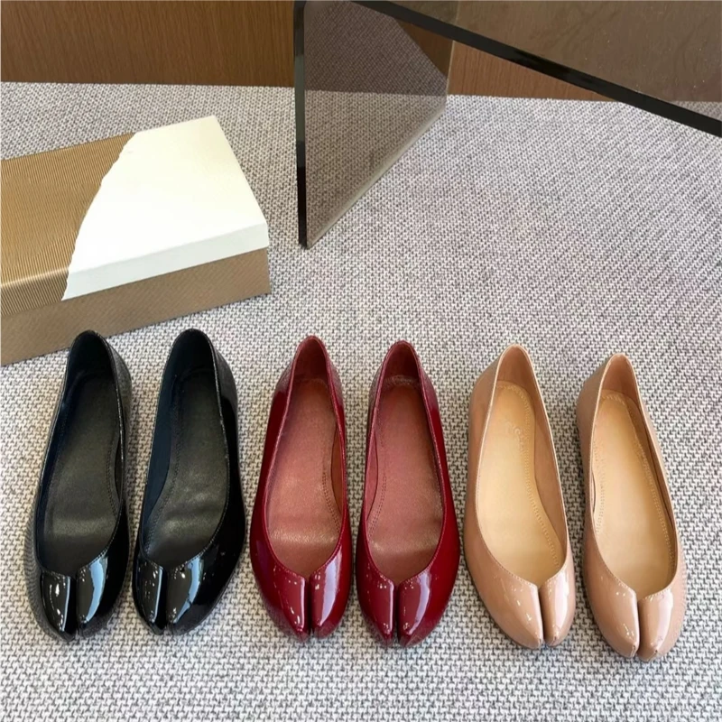 

Новое поступление 2025, туфли из лакированной кожи с внутренним увеличением и разрезным носком, однослойные туфли Мэри Джейн на мелкой плоской подошве в стиле ретро