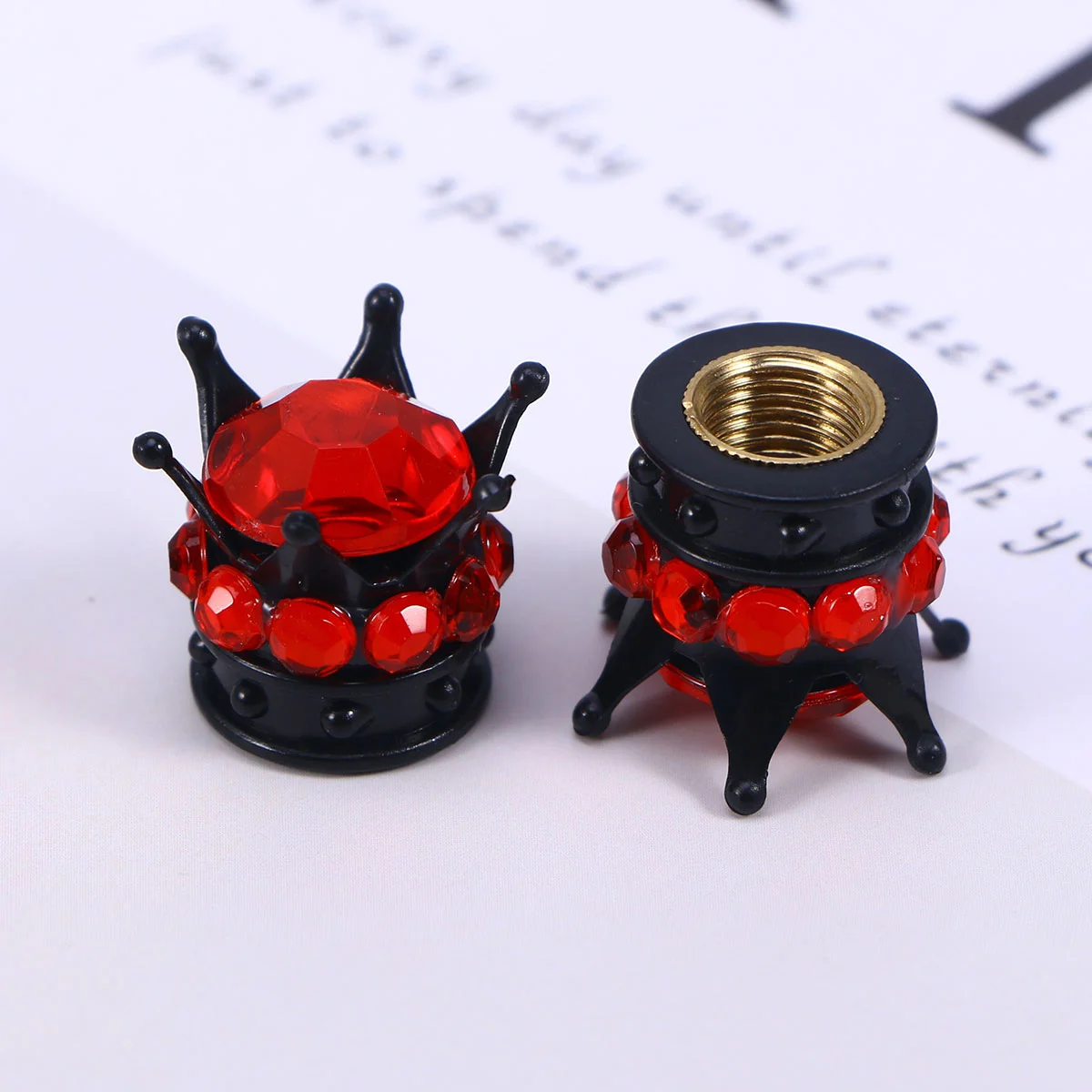 

4pcs Creative Crown Shaped Automobile Car Motorcycle Bike Tire Caps Covers (Black Red) cap car cap