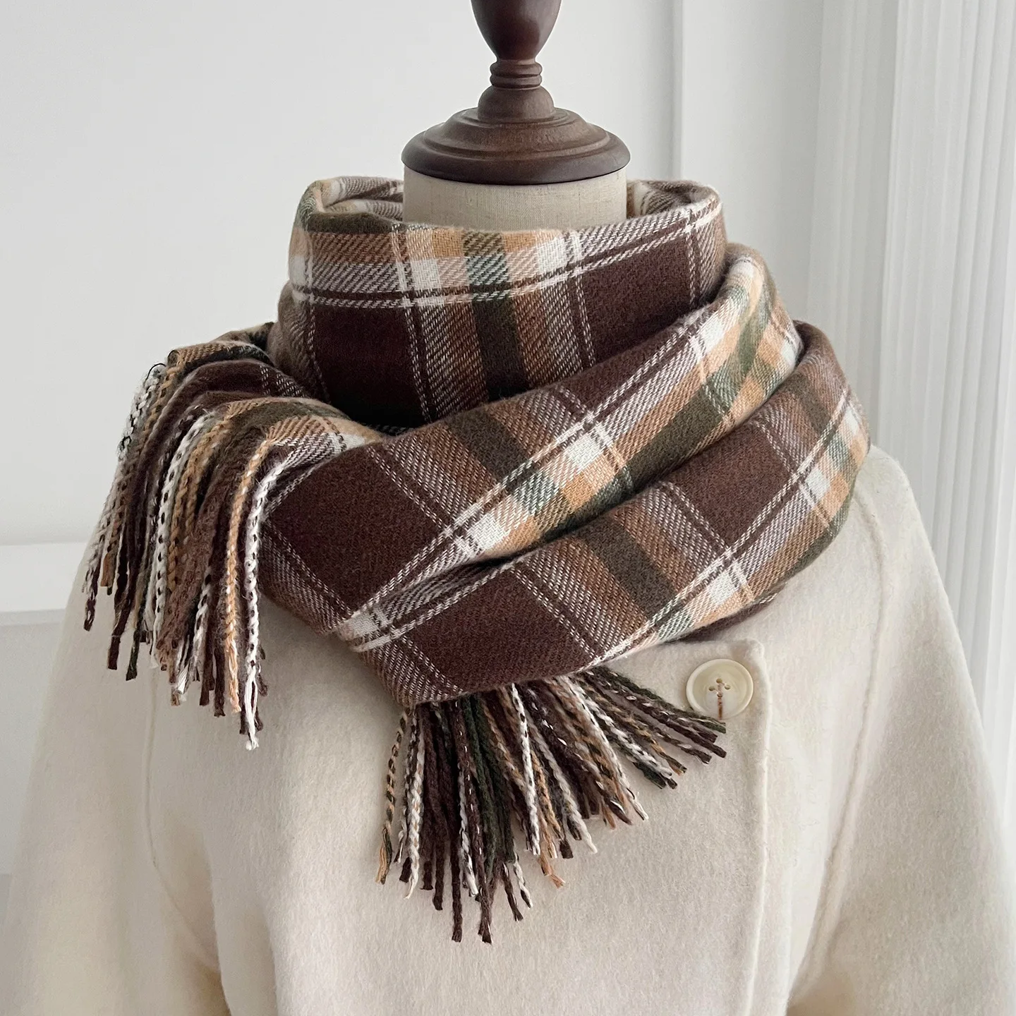 Women Oversized Acrylic Tassel Checkered Scarf Breathable Warm Plaid Neck Shawl Minimalist Style Accessory For Photography
