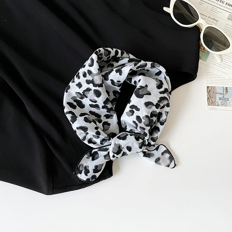 58CM Square Scarf Korean-Style Floral Print Fresh for Women, Lightweight Versatile Bandana Style, Daily Office Party Vacation