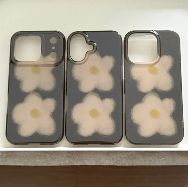 حافظة لهاتف آيفون 17 برو ماكس سموكي بلاك فلاور ناعمة من مادة البولي يوريثان الحراري مقاومة للصدمات متوافقة مع آيفون 16 15 14 13