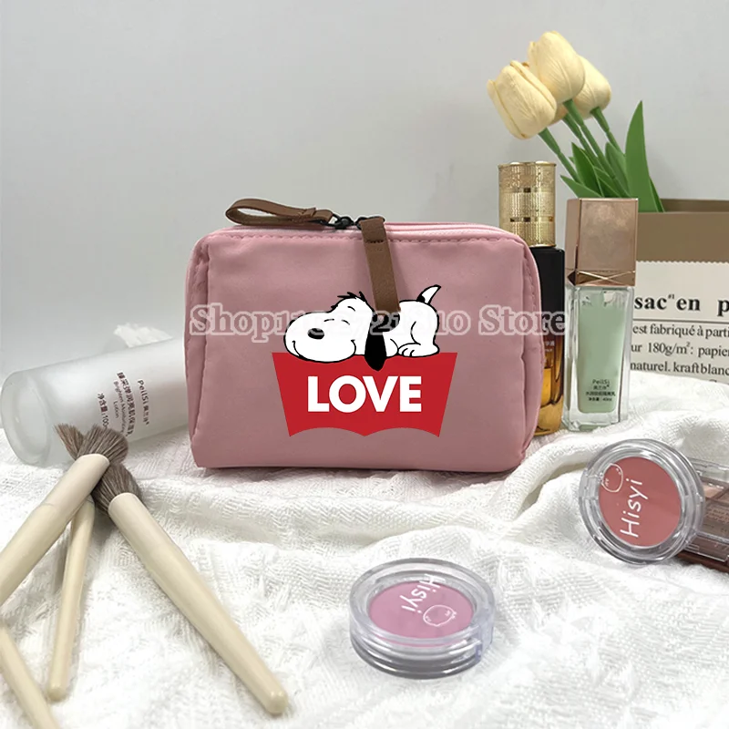 Snoopy Make-up-Tasche, niedlicher Cartoon-Anime, exquisite Reise-Clutch, kosmetische Handtaschen, Damen, tragbar, Mini-Reißverschlusstasche, Geburtstagsgeschenk