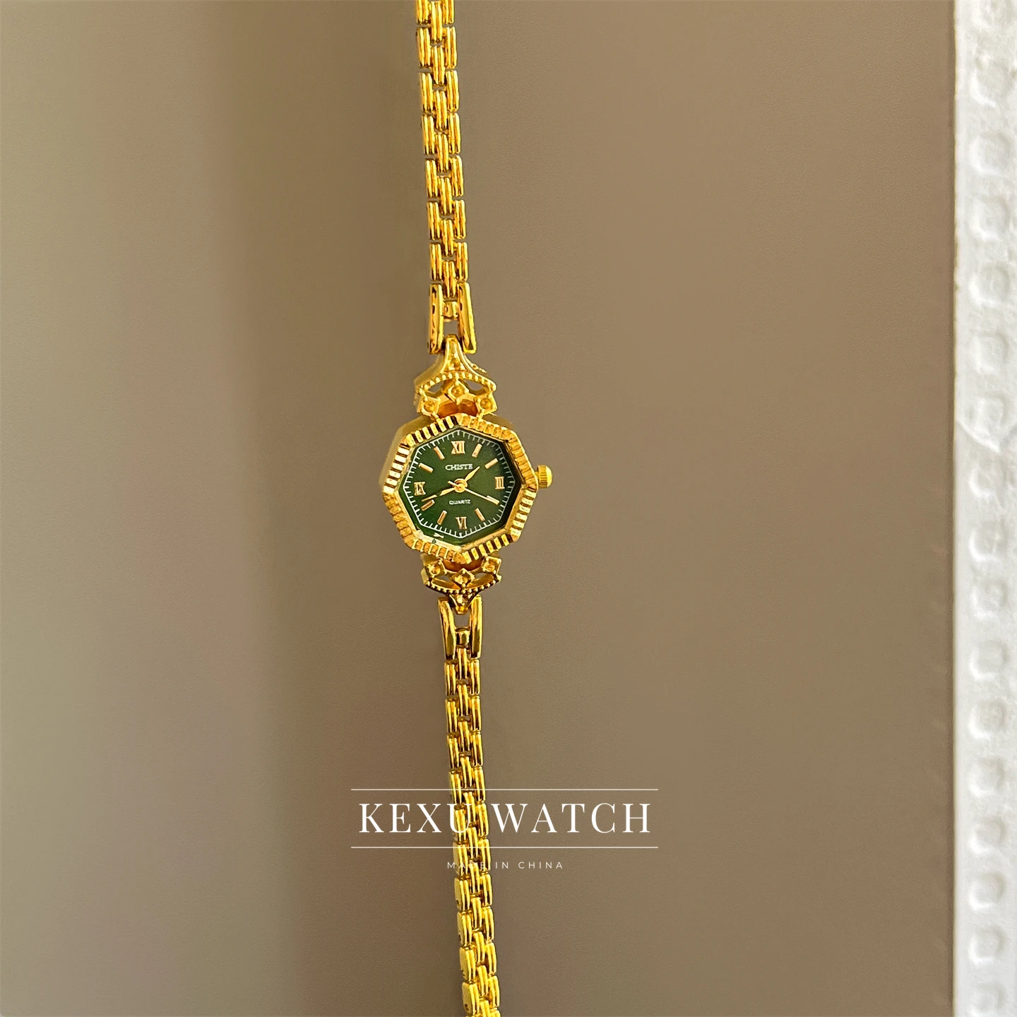 Reloj CHISTE para mujer, relojes de pulsera dorada de inspiración vintage para mujer, relojes elegantes con esfera verde/azul/blanca para mujer al por mayor