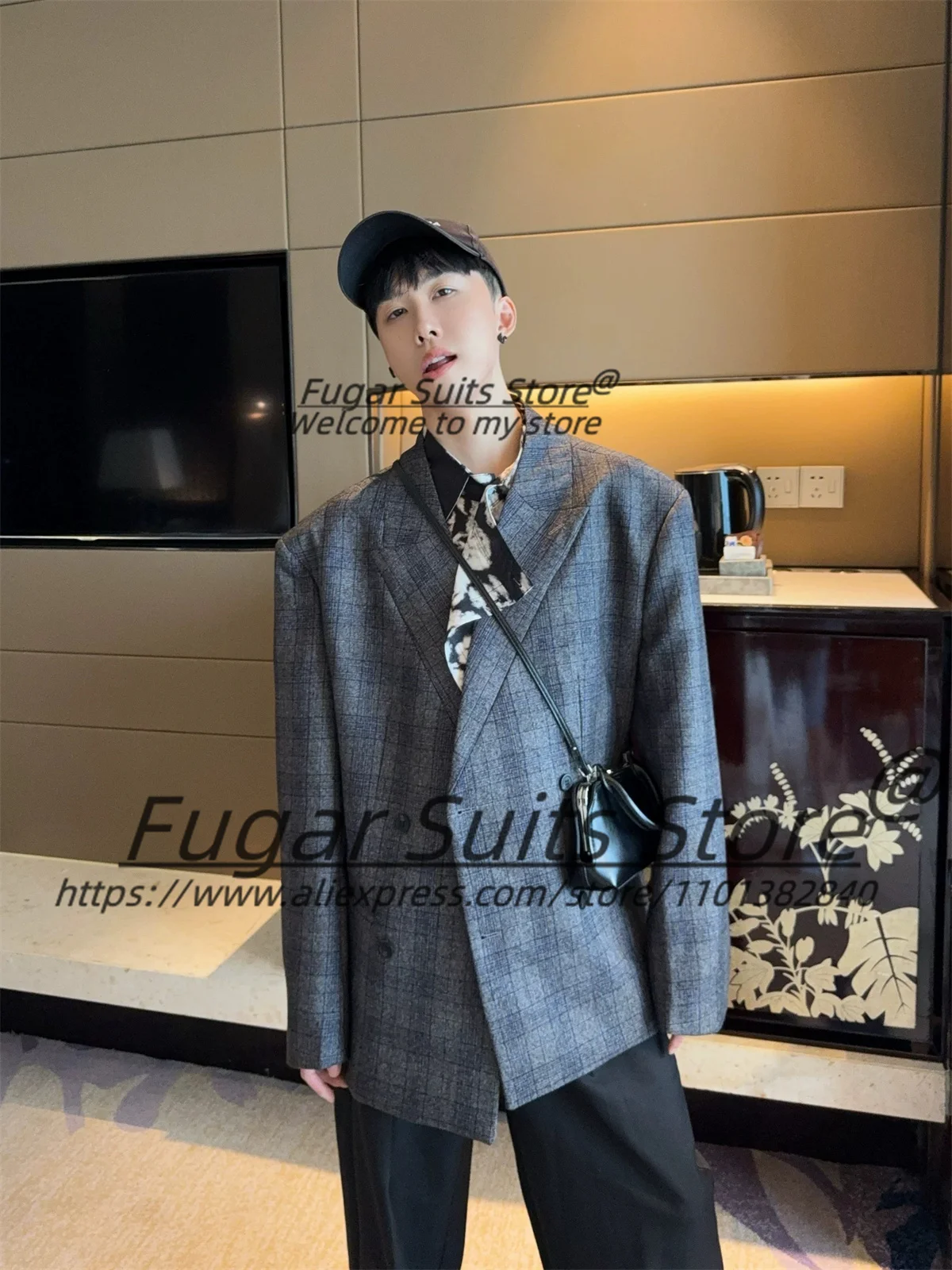 

Korean-style Handsome Plaid Men Suits Customized Slim Fit Double Breasted Groom Party Tuxedos 2 Pieces Sets trajes para hombre