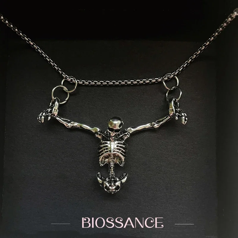 BIOSSANCE New Exquisite Halloween Retro Punk Style Skull Pendant Necklace Men'S And Women'S Jewelry Accessories Gift Wholesale