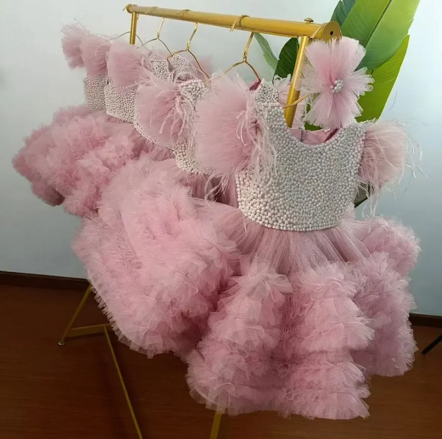 

Puffy Girl Dresses For Birthday Feather Sleeves Organza Tiered Tutu Party Princess Flower Girl Dress for Wedding Ball Gown